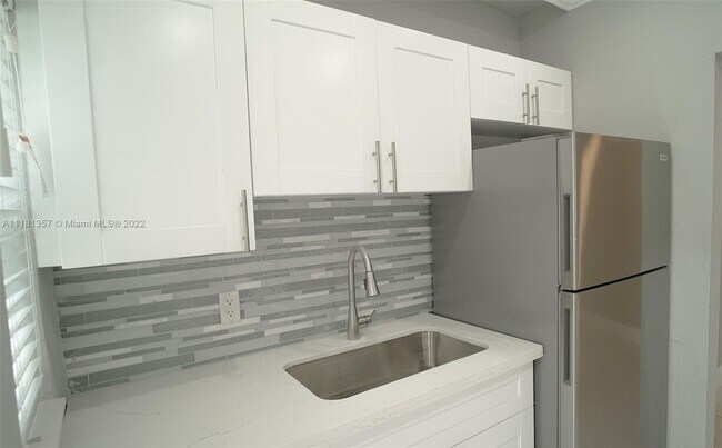 Foto del edificio - 1734 Washington St