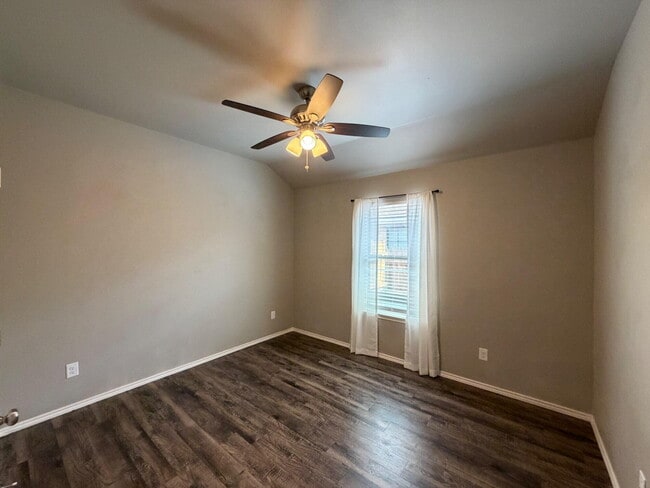 Foto del edificio - 623 N Elkhart Ave