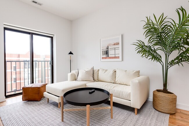 Foto del edificio - 1636 N Western Ave