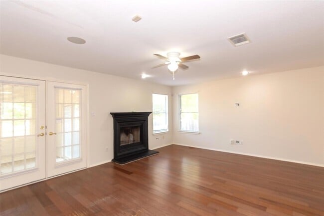 Building Photo - 2321 Friarcreek Loop