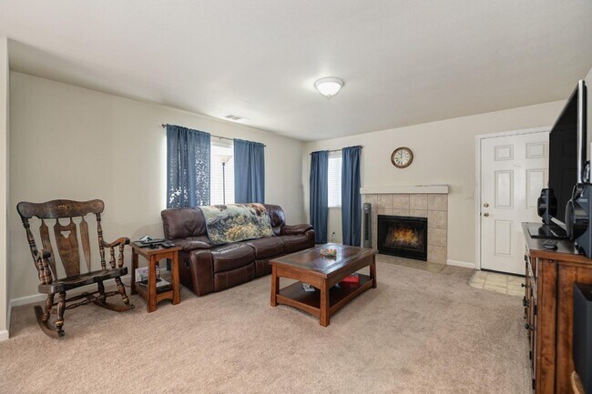 Building Photo - 4803 Lewis Carroll Way