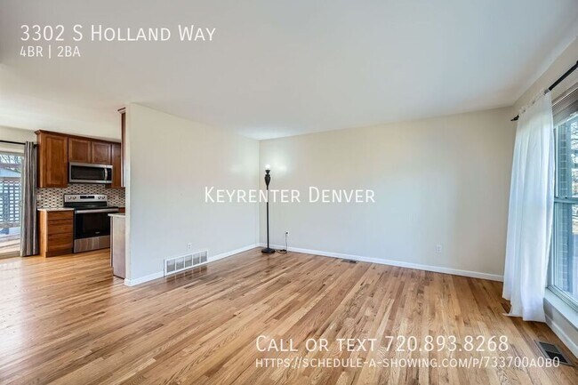 Foto del edificio - Charming 4-Bedroom Home in Lakewood with M...