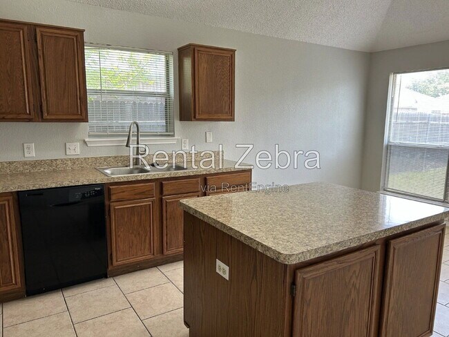 Foto del edificio - 2024 Emerald Oaks