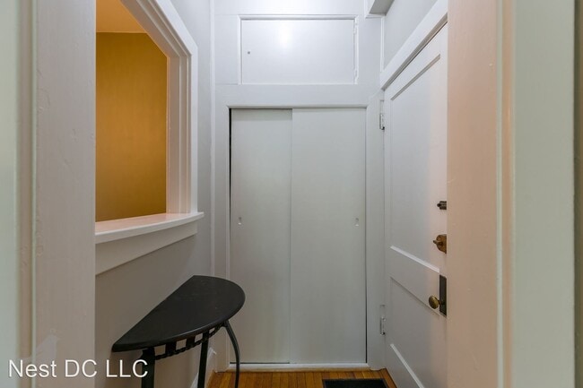 Building Photo - 1 br, 1 bath House - 3022 Porter St NW Uni...