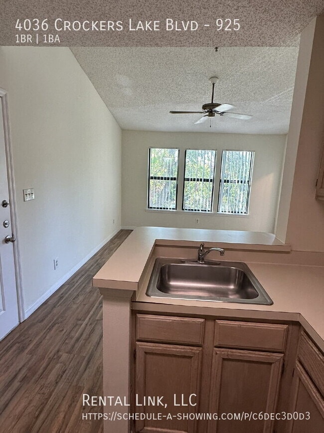 Foto del edificio - 4036 Crockers Lake Blvd