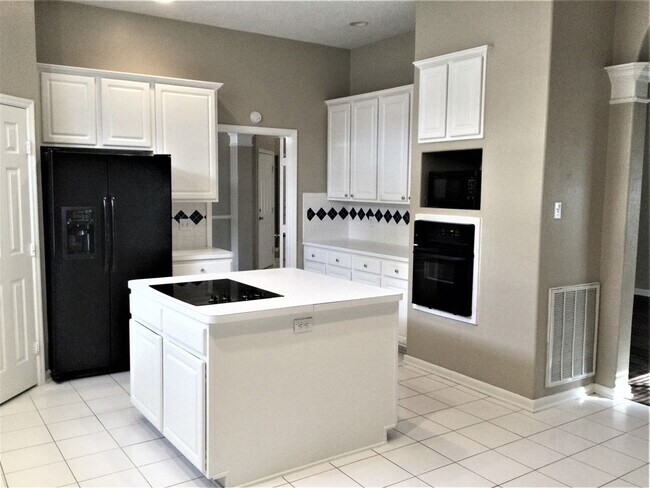 Foto del edificio - 15007 Red Cedar Bluff Ln