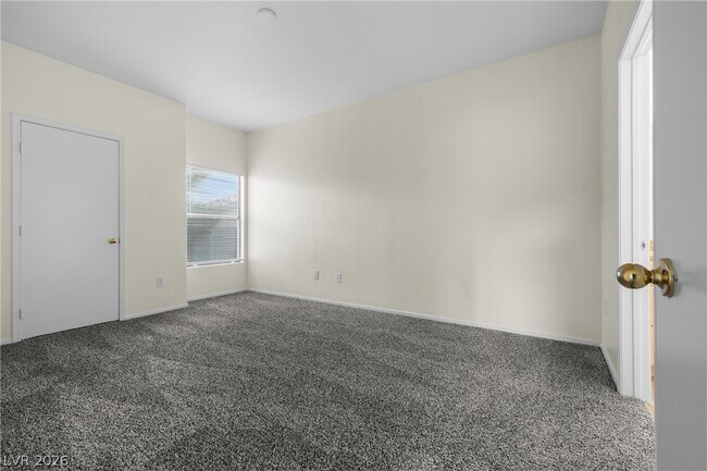 Foto del edificio - 8250 N Grand Canyon Dr