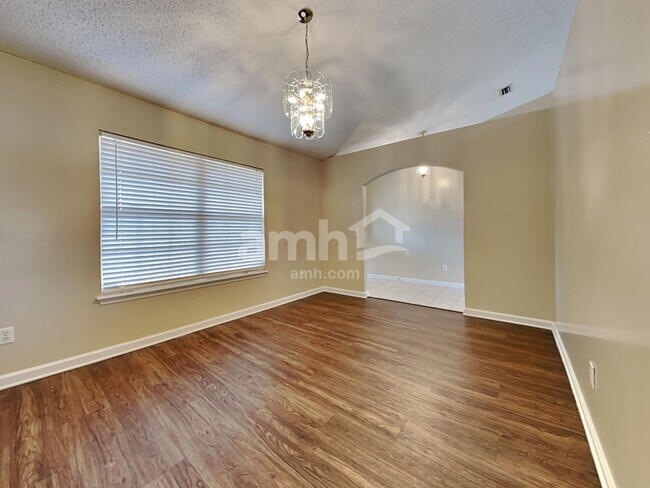 Foto del edificio - 2562 Glenfield Dr