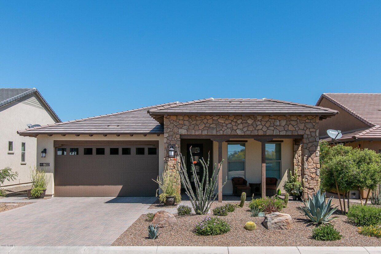 Primary Photo - 17996 E Silver Sage Ln