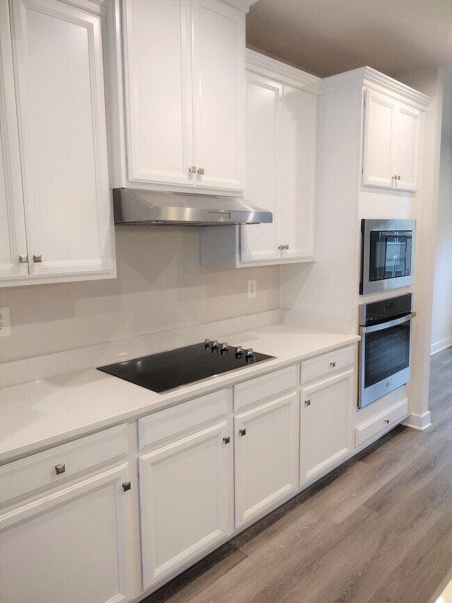 Building Photo - 10021 Ruffian Way