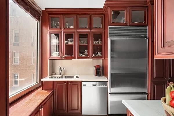 Building Photo - 30 E 85th St