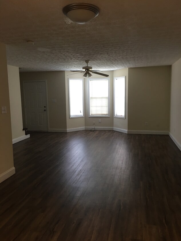 Building Photo - 259 Westchester Cir