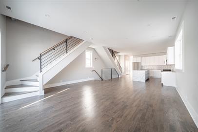 Foto del edificio - 556 W 18th St