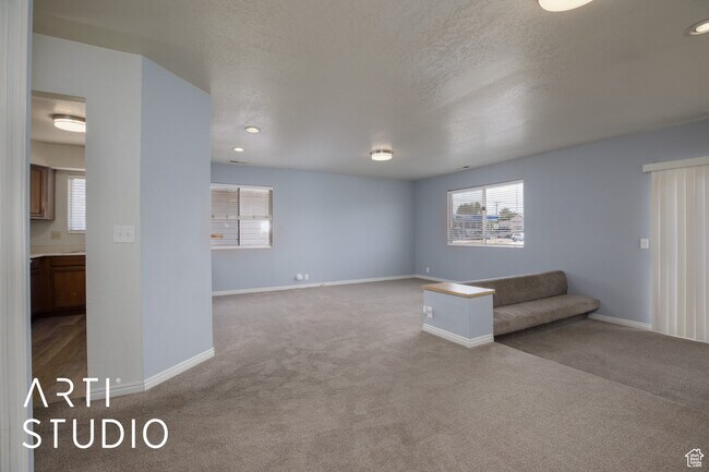 Foto del edificio - Two-bedroom Apartment in Murray!