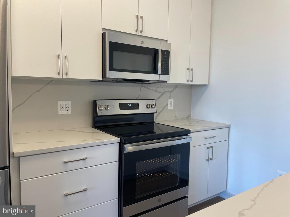 10755 Fairgrounds Dr Unit 429, Fairfax, VA 22030 Room for Rent in Fairfax, VA