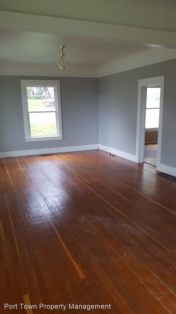 Building Photo - 4 br, 2 bath House - 695 44th Street