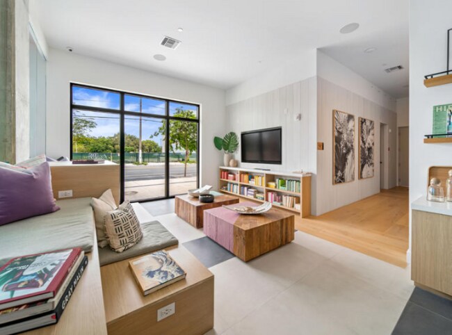 Foto del edificio - 92 NW 28th St