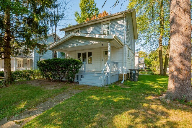 Building Photo - 1190 DIETZ AVE, AKRON 44301