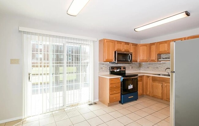 Building Photo - 1200 Acredale Dr