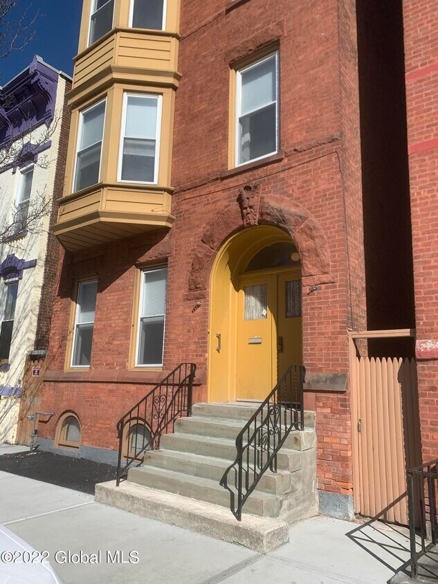 306 3rd St Unit 1, Troy, NY 12180 Apartment for Rent in Troy, NY