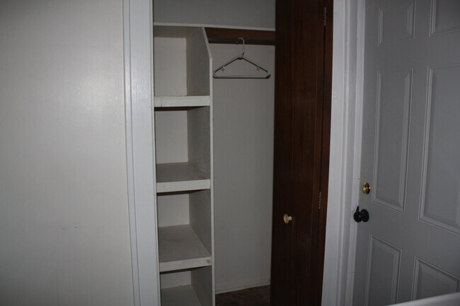 Foto del edificio - 2077 E Boatfield Ave
