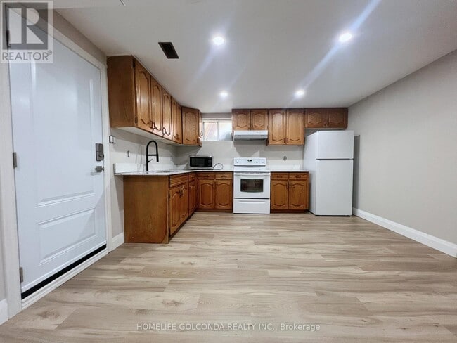 Building Photo - 17 Dowling Cir