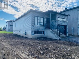 Building Photo - 517 Chambord St