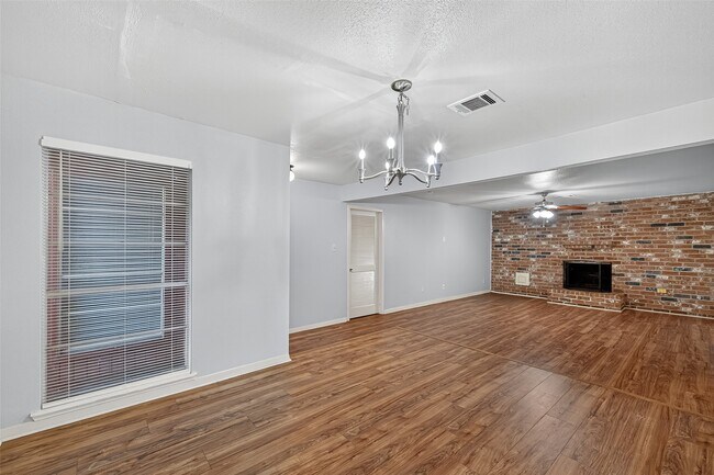 Foto del edificio - 3906 Glen Cove Cir
