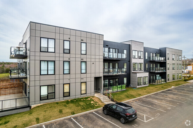 Building Photo - River Residence