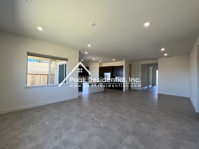 Building Photo - 4 br, 2.5 bath House - 5020 Gold Rush Dr