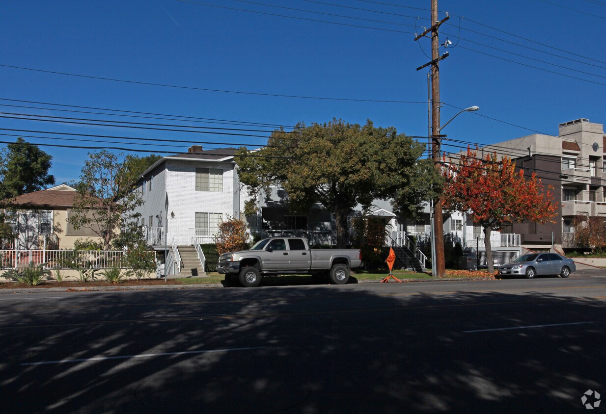 Building Photo - 375 W Alameda Ave