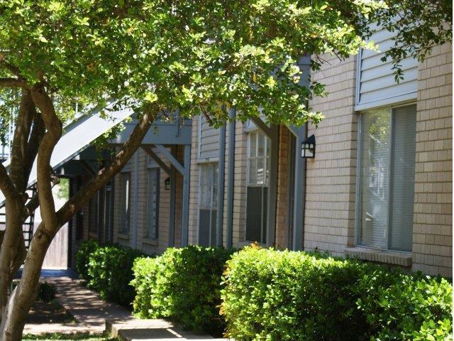 Foto del edificio - 4101 S Cockrell Hill Rd