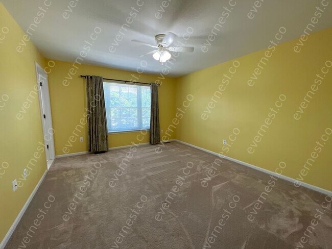 Building Photo - 41021 Maplewood Drive