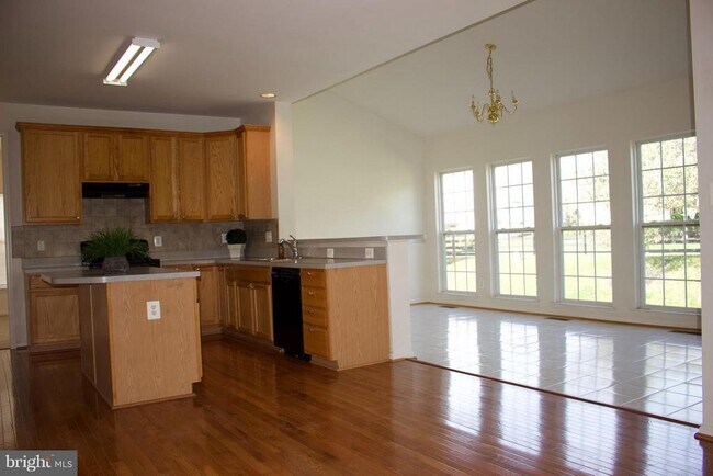 Building Photo - 42038 Cherish Ct