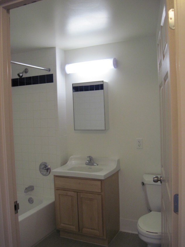 Primary Photo - 2271 Washington Ave