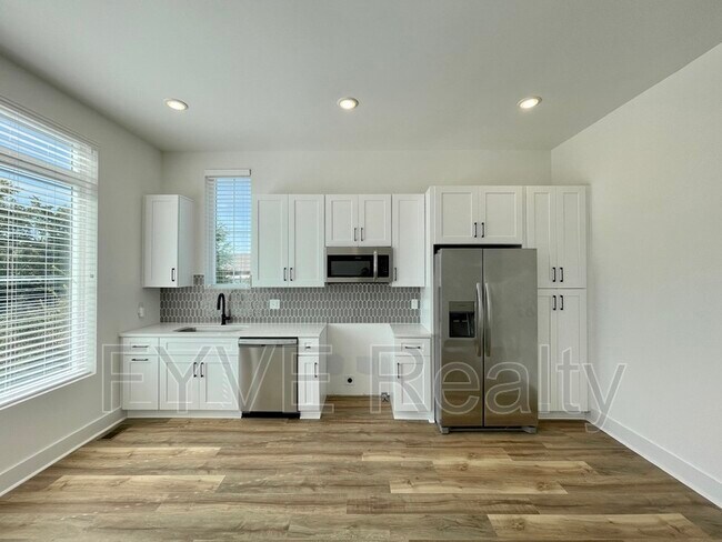 Building Photo - 1205 Jefferson St