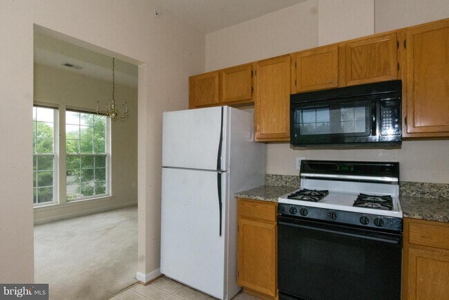 Building Photo - 4139 Fountainside Ln
