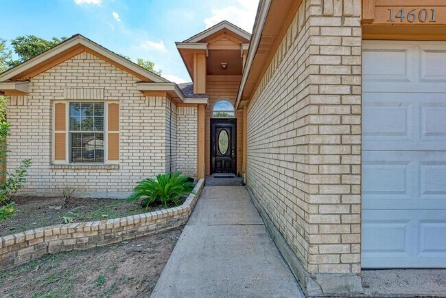 Foto del edificio - 14601 Menifee St