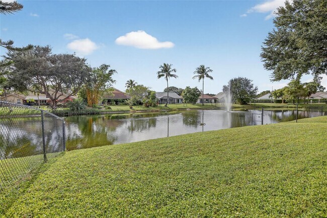 Foto del edificio - 9481 Oak Grove Cir