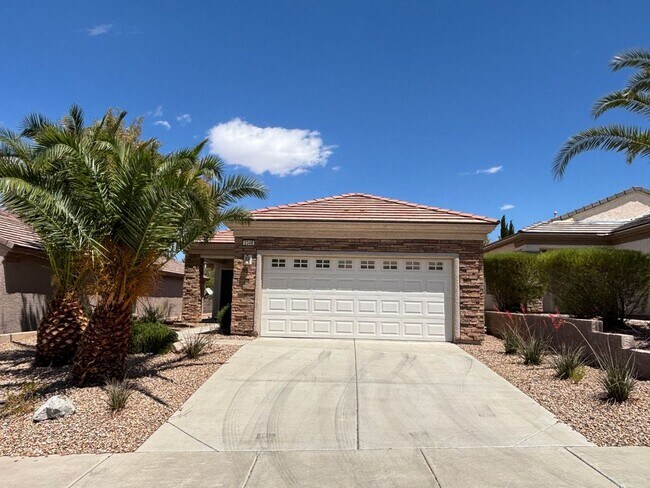 Building Photo - Charming 2-Bed Retreat with Covered Patio in Solera 55+