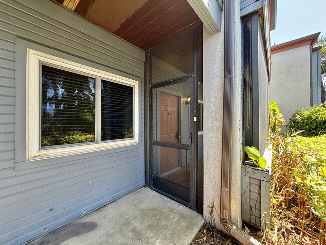 Building Photo - 10263 Gandy Blvd N