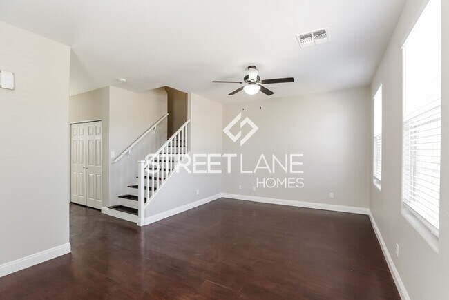 Foto del edificio - NOW OFFERING HALF OFF THE FIRST FULL MONTH!!
