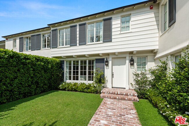 Foto del edificio - 9563 Charleville Blvd