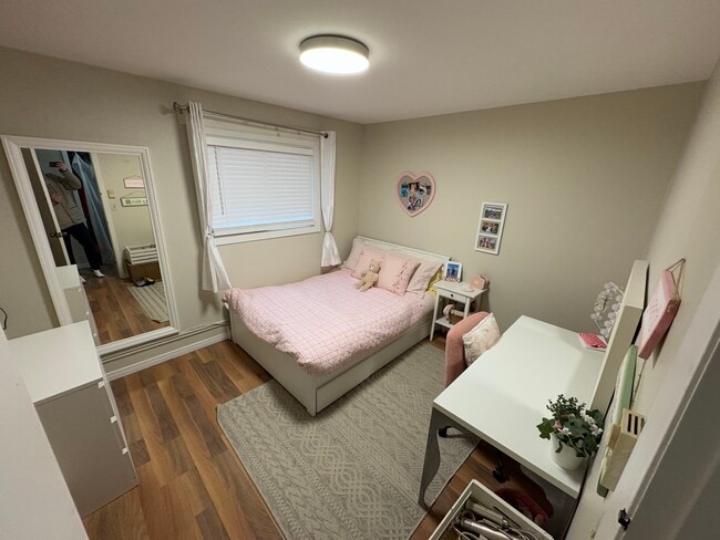 Building Photo - 217 Collingwood St