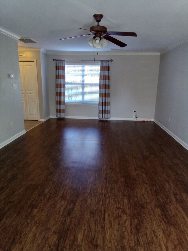Building Photo - Knoxville 37924 - 3 bedroom, 2.5 bath home...