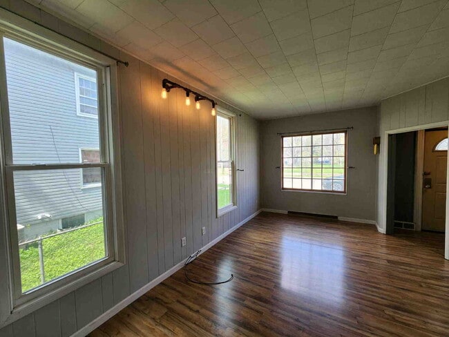 Foto del edificio - 2 Bed Duplex in Oshkosh, WI - Perfect for cozy living!