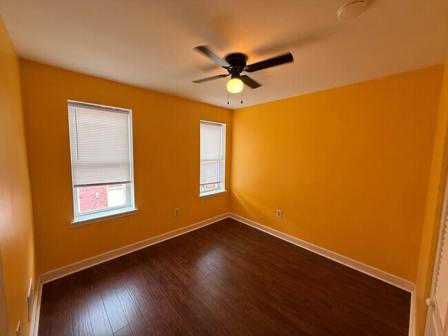 Foto del edificio - 1737 N Dallas St