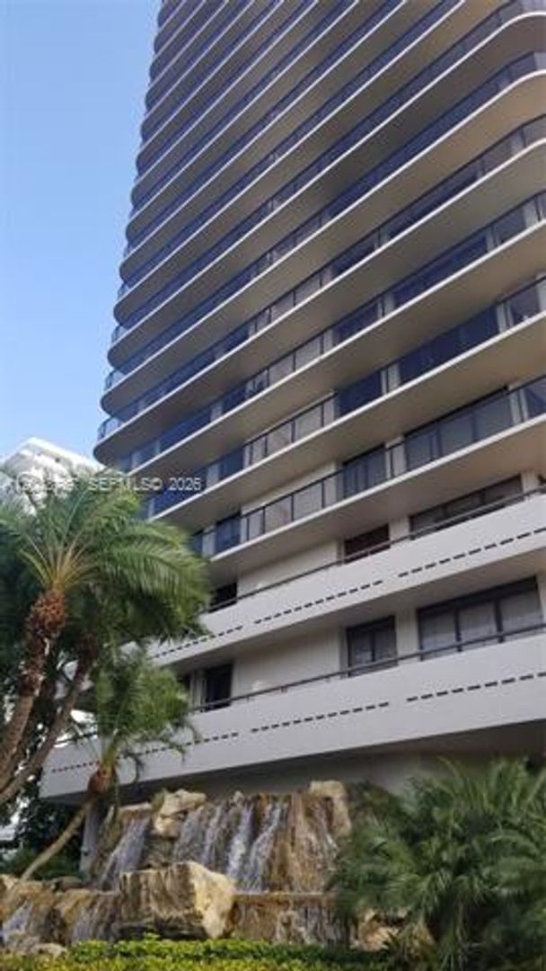 Photo - 19667 Turnberry Way cu-12B, Aventura, FL 33180 Apartment