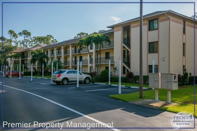 Building Photo - 3 br, 2 bath House - 5741 Deauville Circle...