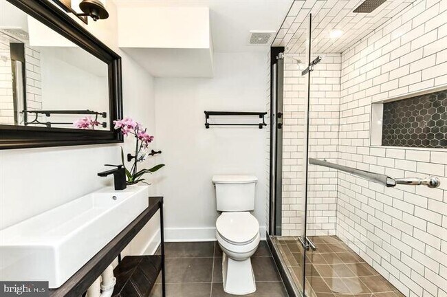 Foto del edificio - 5311 Roosevelt St